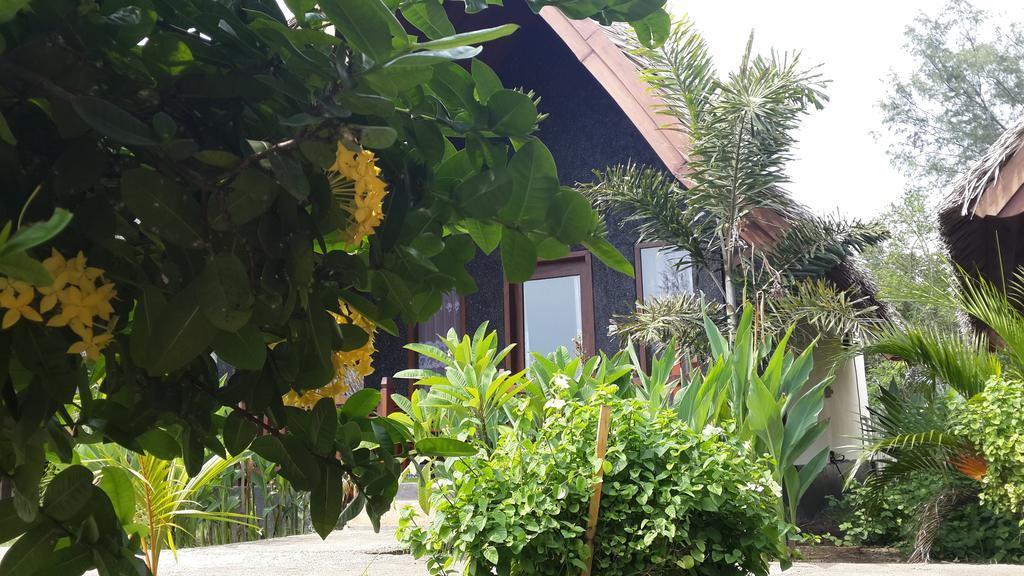 Rose Bungalow Ξενοδοχείο Pemenang Εξωτερικό φωτογραφία